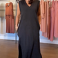 Mouwloze maxi-jurk met V-hals en split voor dames