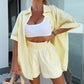 Set van 2 levendige effen shirts met korte mouwen en hoge taille shorts
