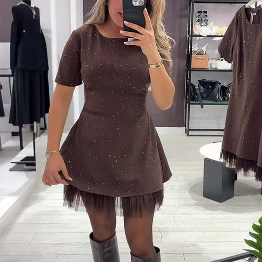 Moeite om uw figuur te accentueren? Deze A-lijn jurk tovert meteen een fantastisch silhouet tevoorschijn!💃✨