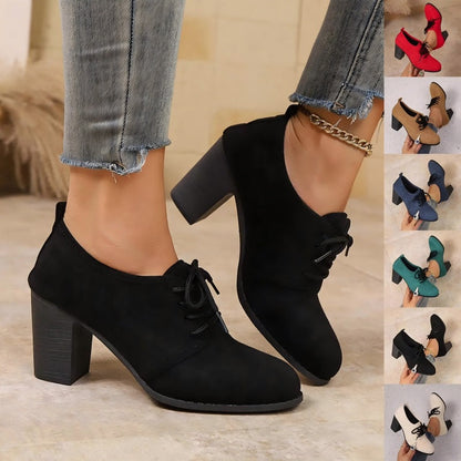 Vrouwen Oxford-schoenen met vetersluiting en blokhak
