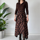 Midi-jurk met getailleerde taille en uitlopende rok