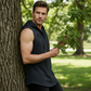 🏋️‍♂️ NU 50% KORTING! 💪 Mouwloze workout-hoodietank voor heren – V-hals en geïntegreerde capuchon 🔥