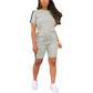 Casual set voor dames met een top met korte mouwen en een korte broek