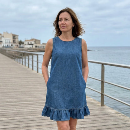 Mouwloze denimjurk met ruches aan de zoom voor dames