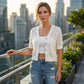 Damesvest met korte mouwen en uitgesneden details, van gebreid materiaal